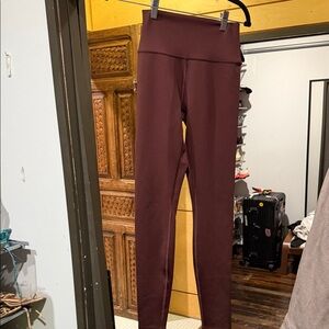 ALO airlift Leggings - cherrry cola